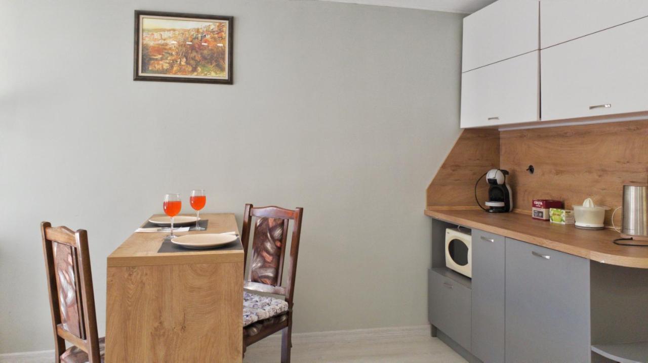 Cozy Studio Near The Park With Huge Verandah. Veliko Tarnovo Exterior photo